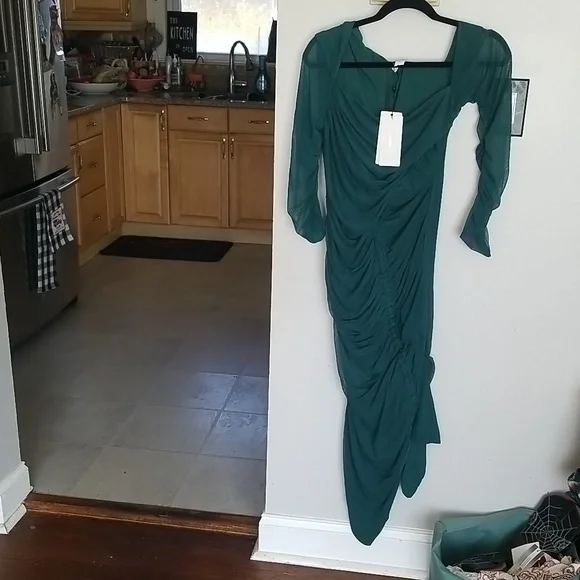 Club L London SWEET DREAMS GREEN MATERNITY ASYMMETRIC RUCHED MIDI DRESS NWT - Picture 3 of 7